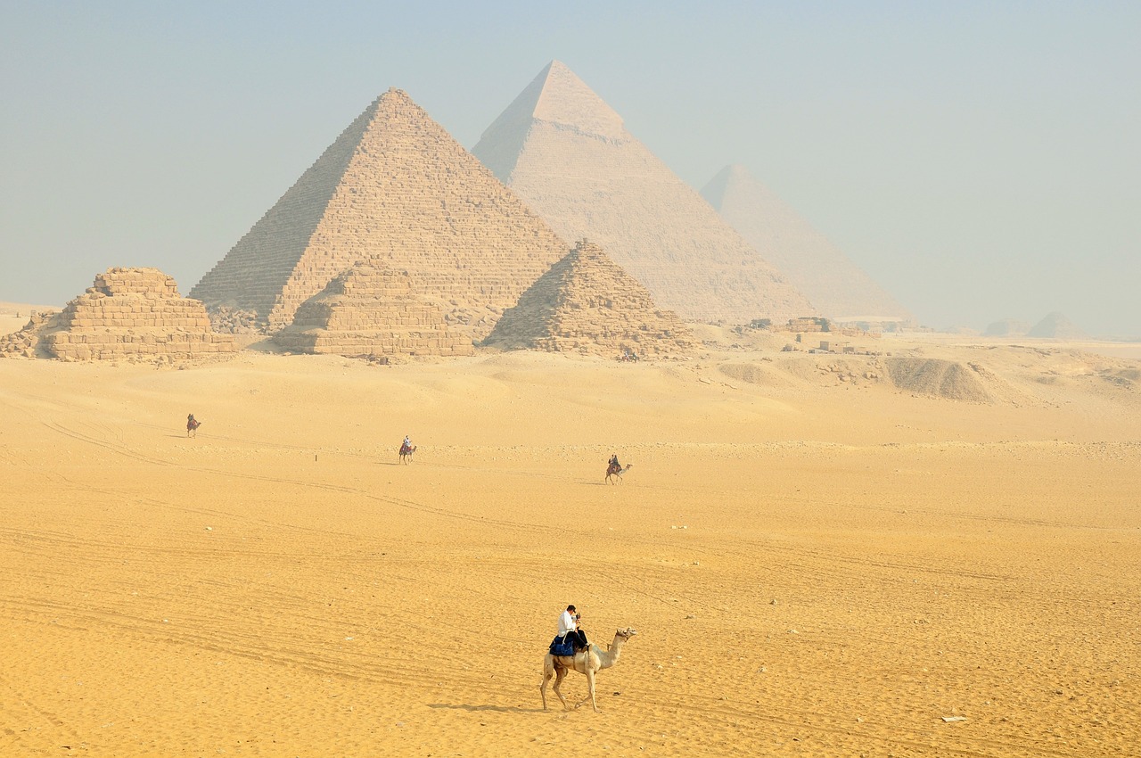 What are 5 interesting facts about Egypt?